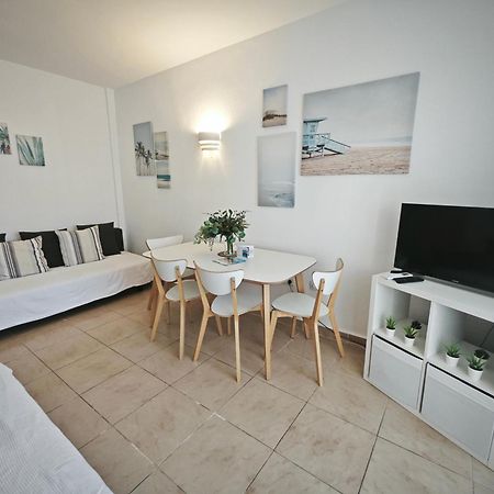 El Estudio De La Playa Benalbeach Vistas Al Mar Benalmádena Exterior foto
