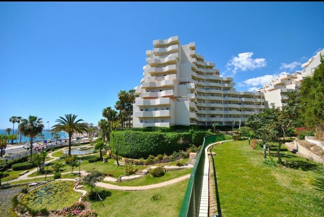 El Estudio De La Playa Benalbeach Vistas Al Mar Benalmádena Exterior foto
