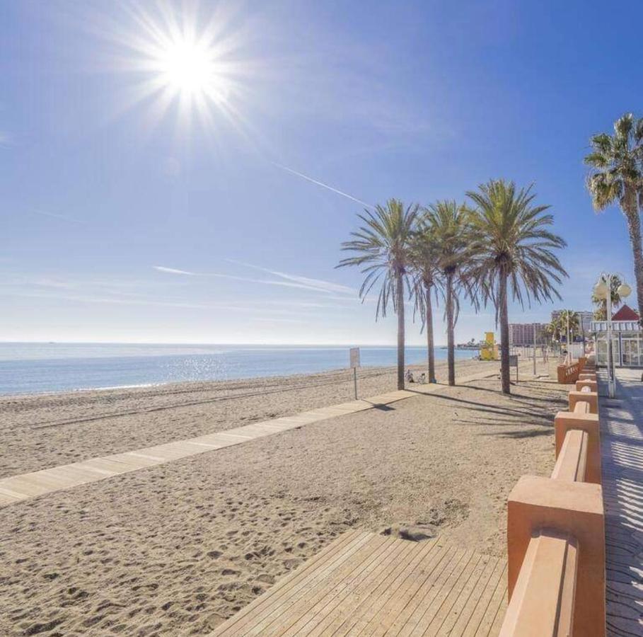 El Estudio De La Playa Benalbeach Vistas Al Mar Benalmádena Exterior foto