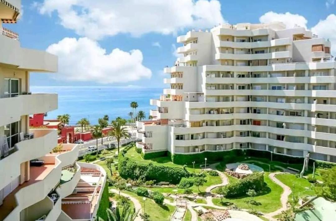 El Estudio De La Playa Benalbeach Vistas Al Mar Benalmádena Exterior foto
