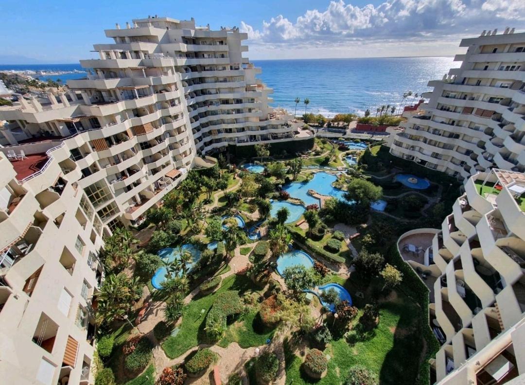 El Estudio De La Playa Benalbeach Vistas Al Mar Benalmádena Exterior foto