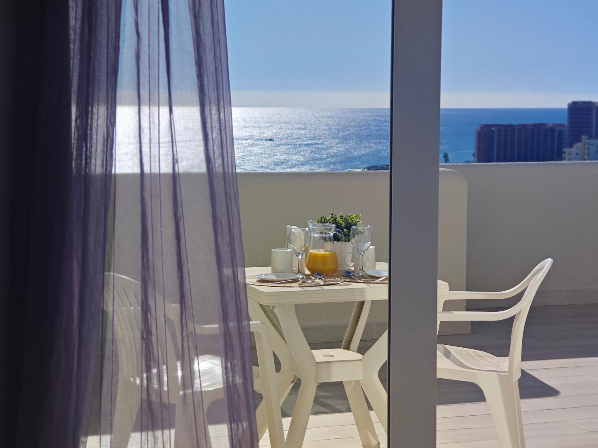 El Estudio De La Playa Benalbeach Vistas Al Mar Benalmádena Exterior foto