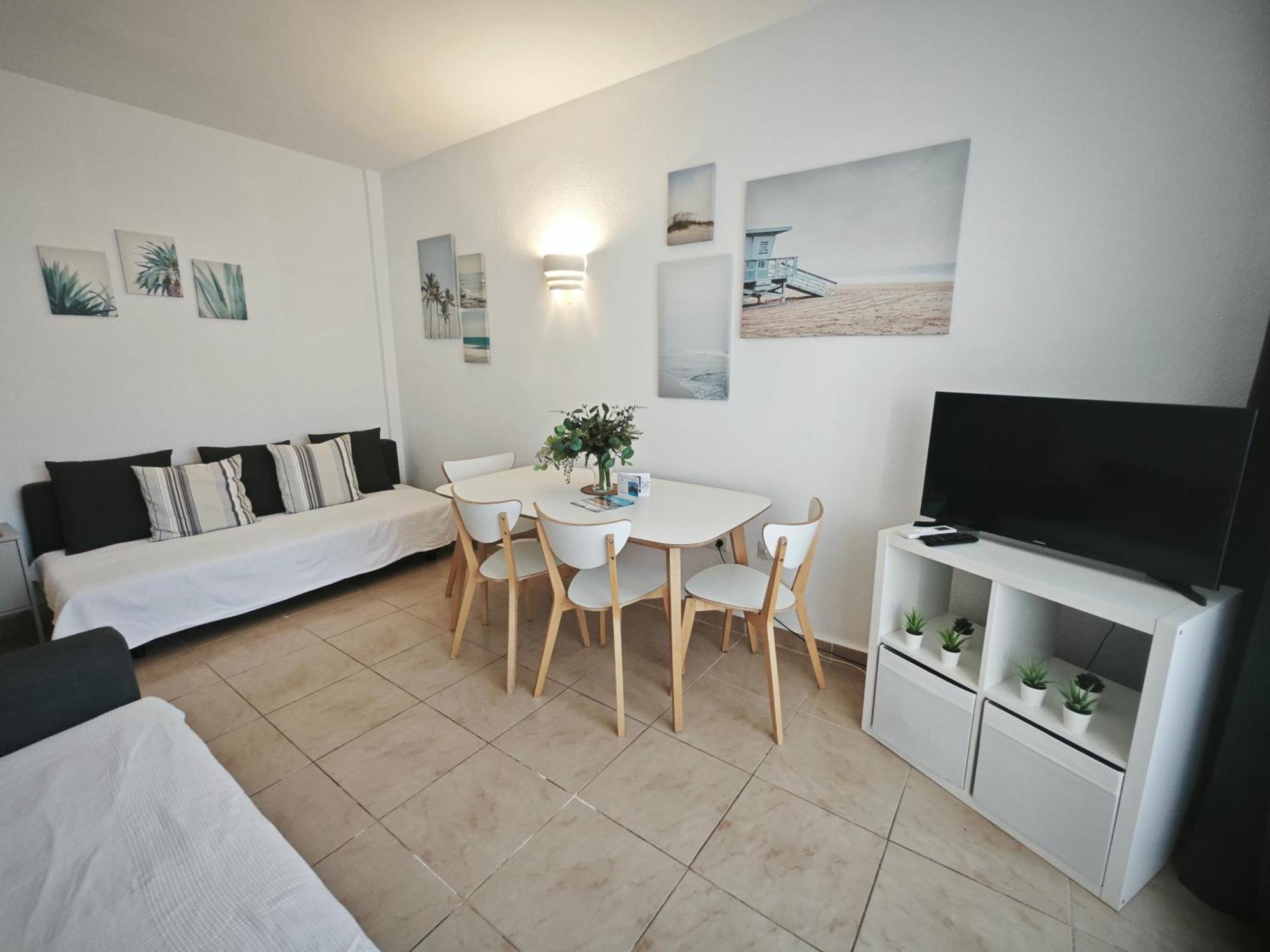 El Estudio De La Playa Benalbeach Vistas Al Mar Benalmádena Exterior foto